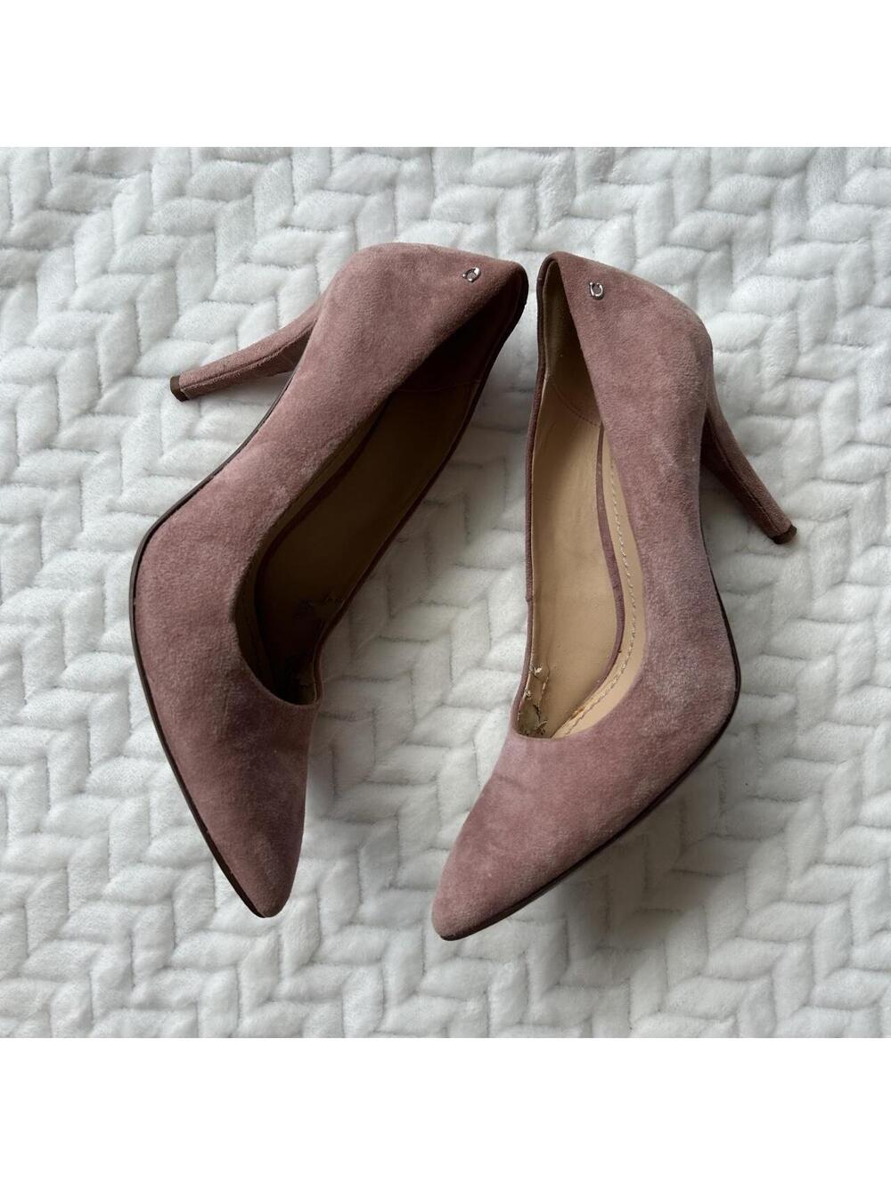 Pink suede pointed toe heels #heels #pointed